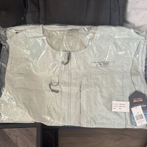 REEL PRO Mercury Light Fishing Vest with Multiple Pockets